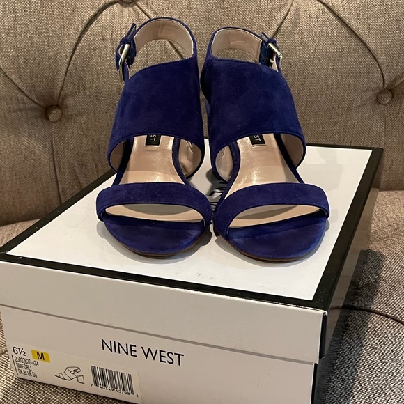 Nine West .. Ladies Blue Suede Shoes 💙 - Picture 2 of 9